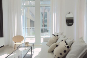 Modern 1 Bed Apt -Wifi -Parking -Burj Khalifa